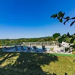 Oda ve Kahvaltı D'hotes Les Clauzels 3*