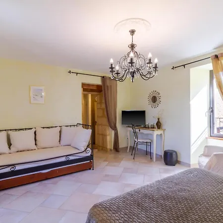 D'hotes Les Clauzels Bed & Breakfast 3*
