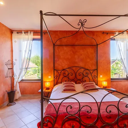 D'hotes Les Clauzels Bed & Breakfast